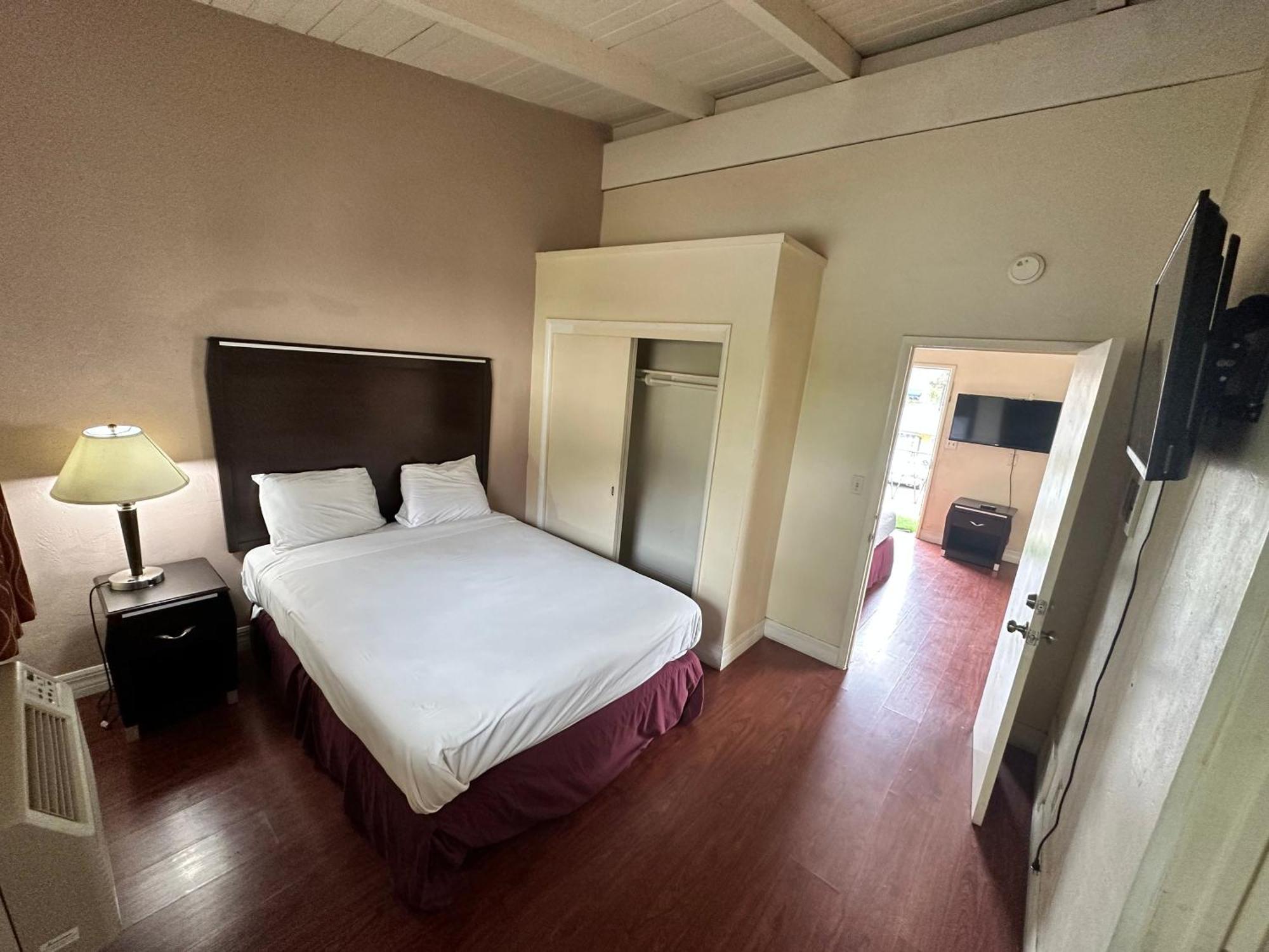 Town And Country Inn Santa Maria  Kültér fotó