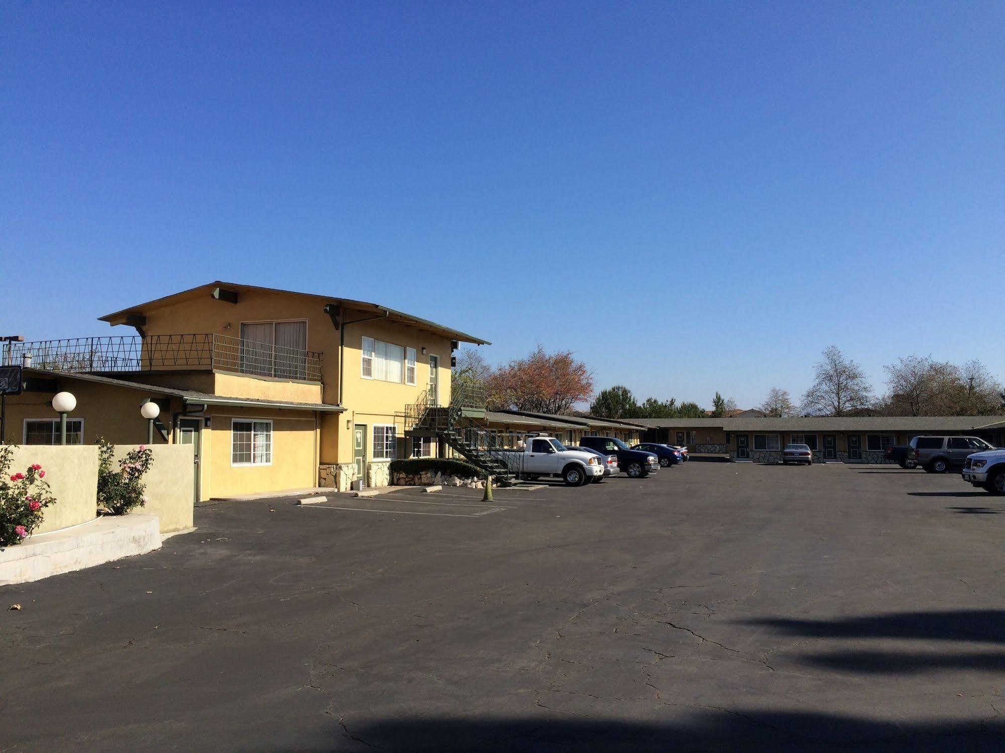 Town And Country Inn Santa Maria  Kültér fotó