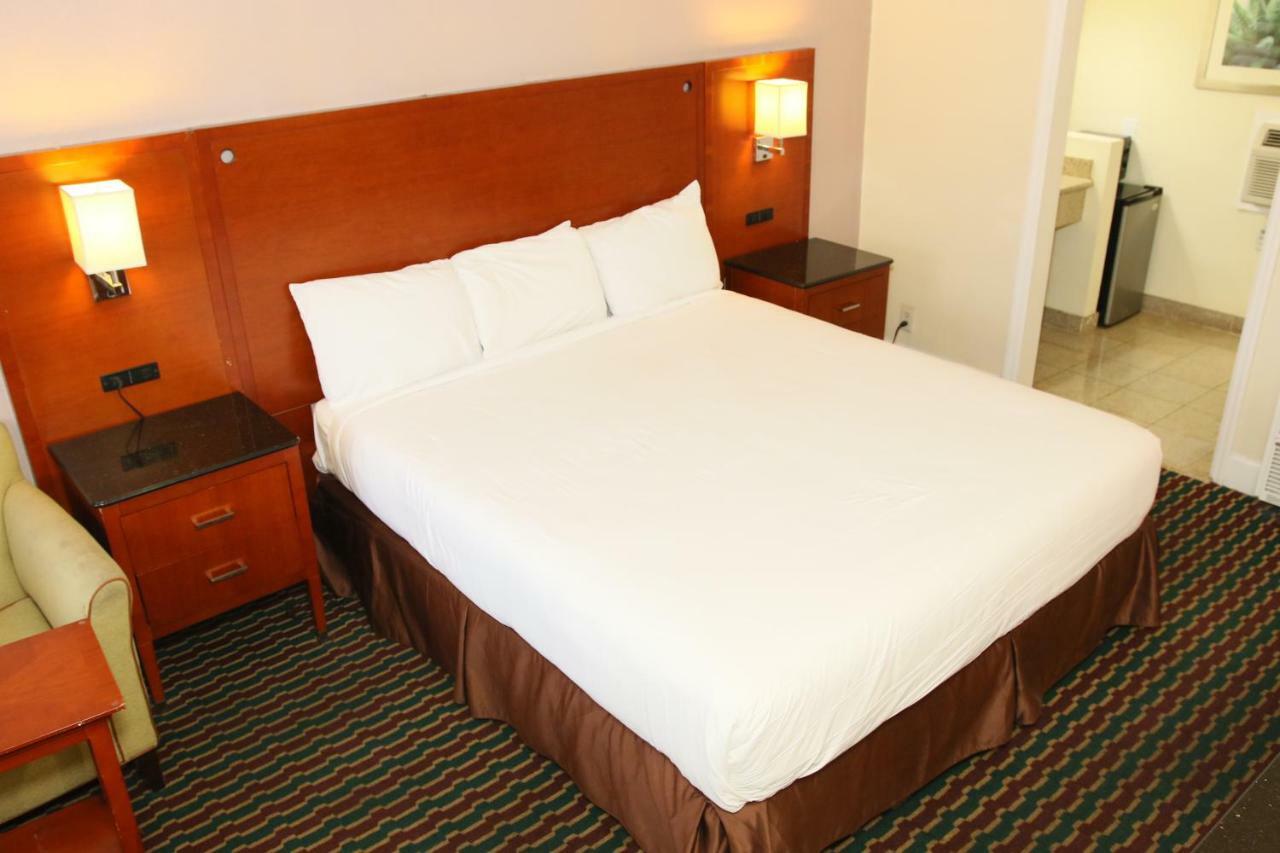 Town And Country Inn Santa Maria  Kültér fotó